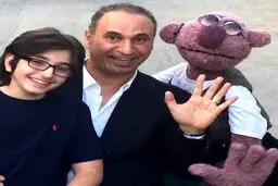 حمید فرخ نژاد و پسرش در کنار جناب خان/عکس