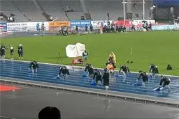 خشک کردن پیست تارتان با حوله!/عکس