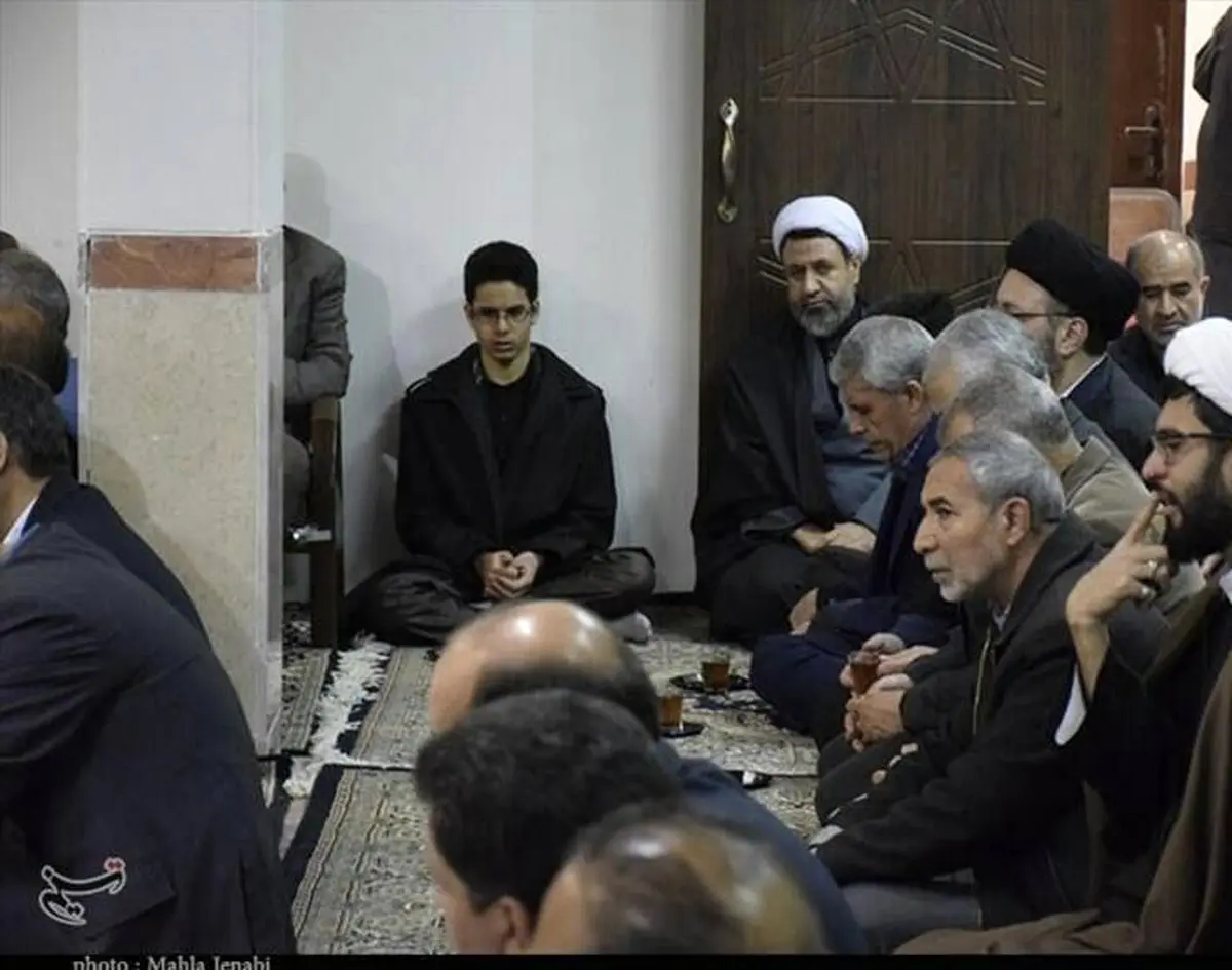 حضور حاج قاسم در مراسم عزای فاطمی/ تصاویر