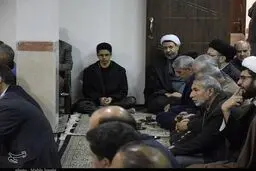 حضور حاج قاسم در مراسم عزای فاطمی/ تصاویر