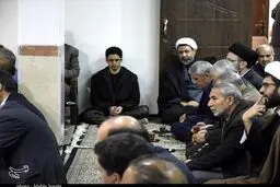 حضور حاج قاسم در مراسم عزای فاطمی/ تصاویر