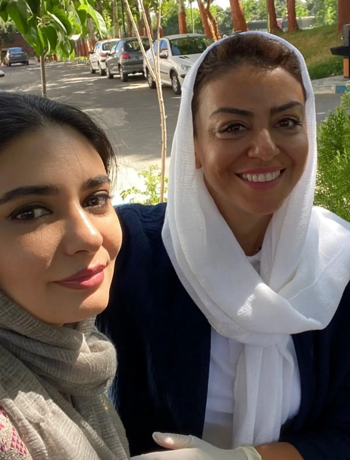 قدم زدن لیندا کیانی با شبنم فرشادجو + عکس