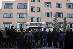 تجمع در اعتراض به حضور فائزه‌هاشمی در مشهد/ تصاویر