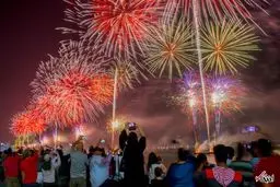 تصویری جذاب از آتش بازی در آسمان ابوظبی