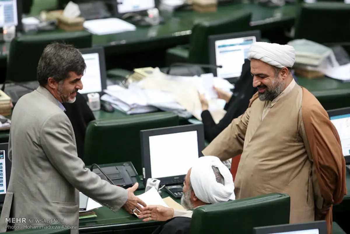 سه دلواپس در یک قاب/ عکس