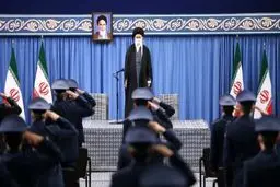 تذکر رهبر انقلاب خطاب به مسئولان: با نشستن و تماشا کردن هیچ کاری پیش نمی‌رود