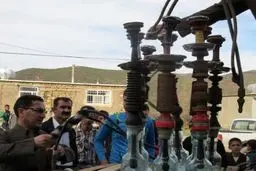 جوان مریوانی قلیان های مغازه خود را آتش زد /عکس