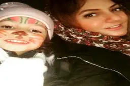 تصویری از مهناز افشار و دخترش