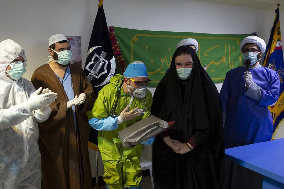 جشن روز پدر در بخش کرونا بیمارستان بقیةالله + عکس