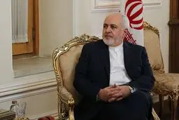 کیهان نگران شد/ این بار از نامزدی ظریف برای 1400