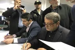 محسن هاشمی برای انتخابات دوره پنجم شورای شهر ثبت نام کرد+عکس