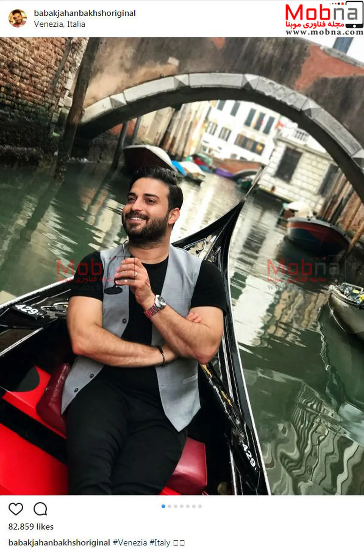 خواننده معروف در ونیز + تصویر