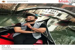 خواننده معروف در ونیز + تصویر