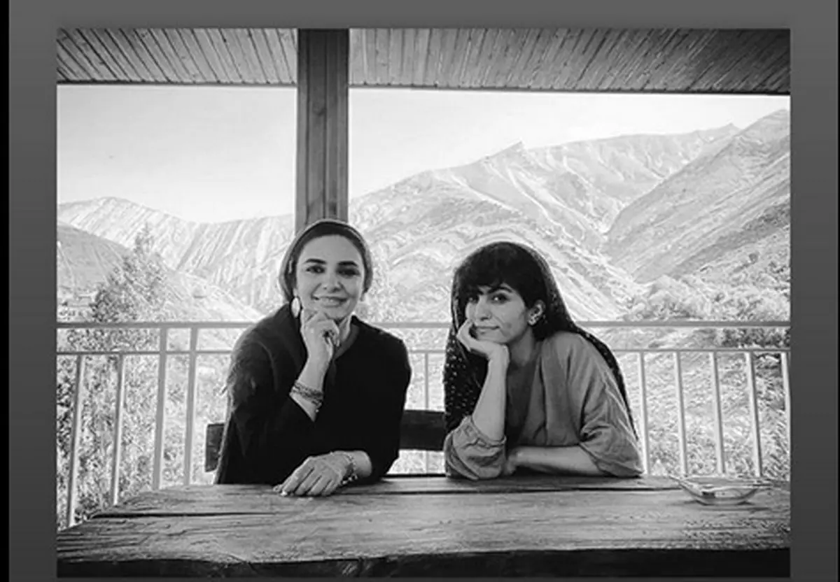 عکس دیدنی لیندا کیانی و دوستش در طبیعت