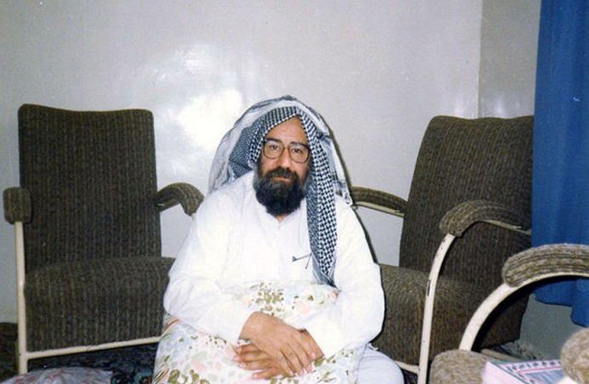 عکسی دیده نشده از فرزند امام(ره) با لباسی متفاوت