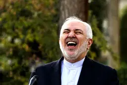 خنده‌های دیده نشده ظریف در حیاط پاستور+عکس‌ها