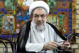 علیخانی: نظام پذیرای احمدی‌نژاد نیست،او از چشم افتاده است/ تخریب‌کنندگان می‌خواهند رای روحانی را پایین بیاورند