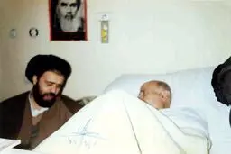 عیادت سیداحمدخمینی از بازرگان/عکس