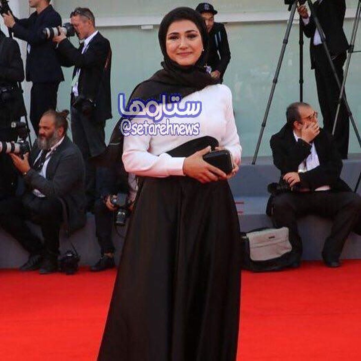 تصویری از پوشش متفاوت باران کوثری در جشنواره ونیز