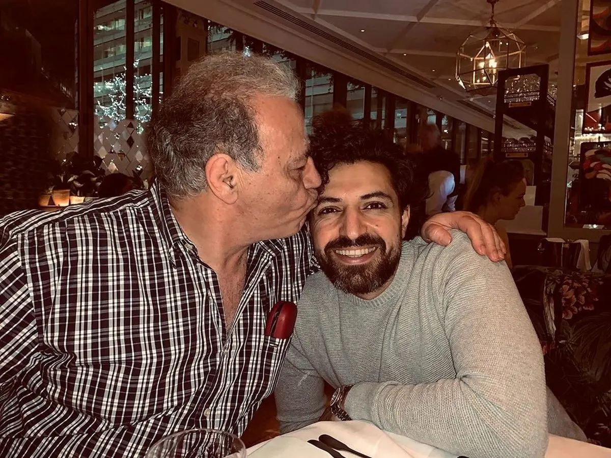 عکس صمیمی اشکان خطیبی در کنار پدرش