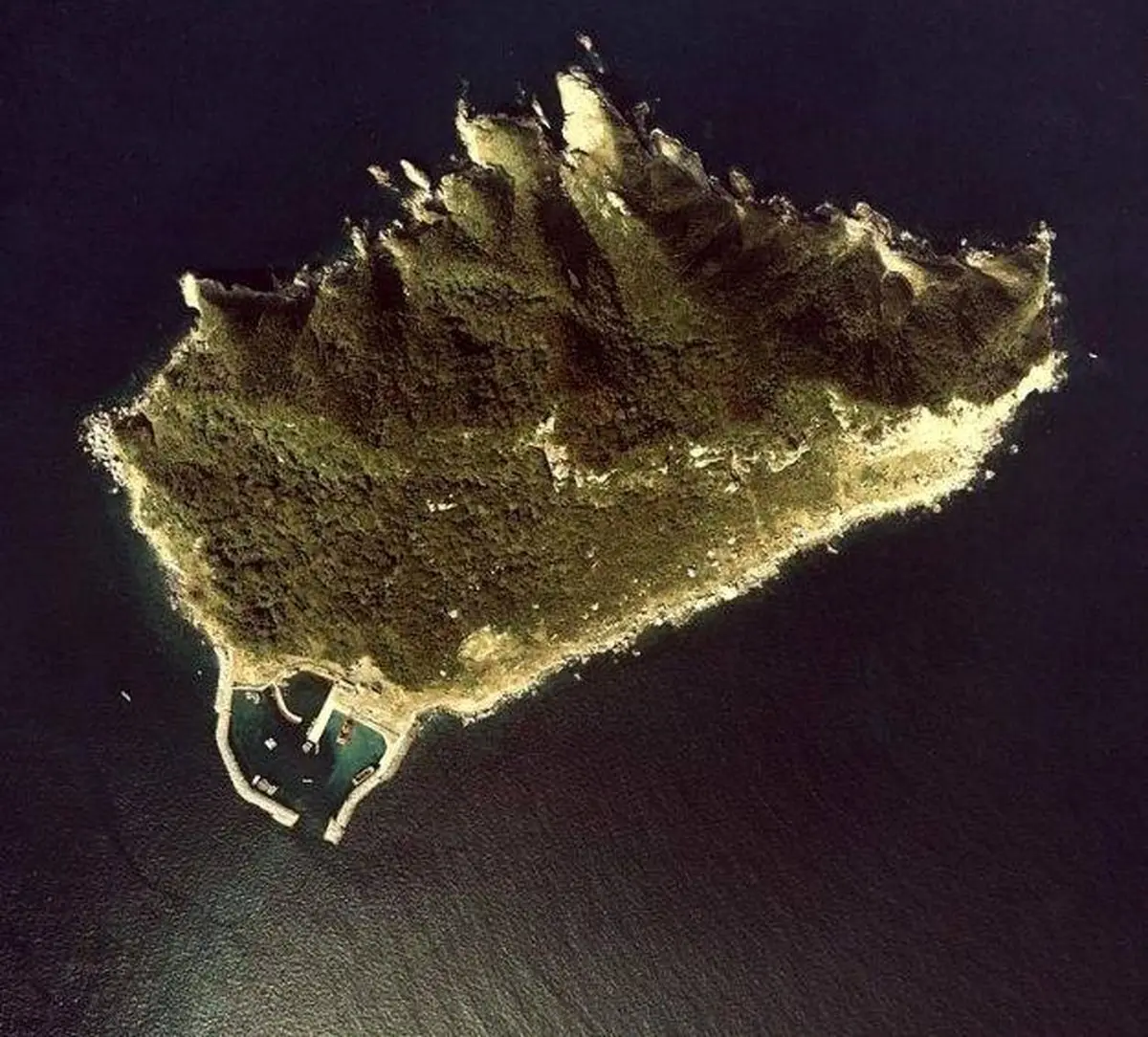 ورود خانم‌ها ممنوع!!!!