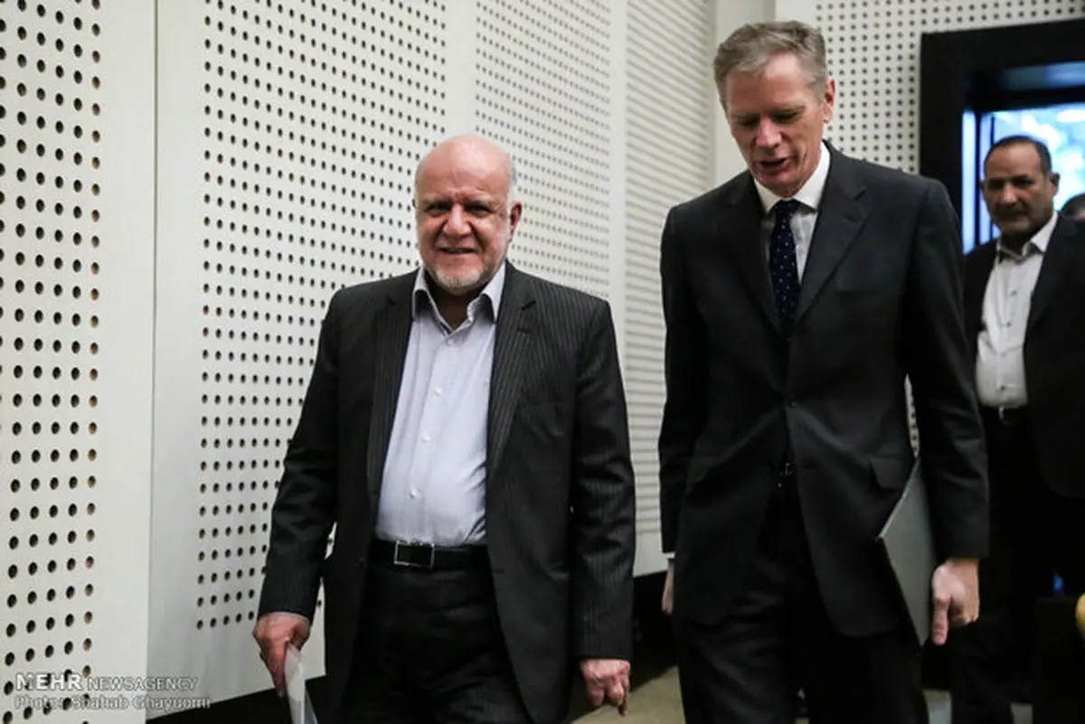 امضای توافقنامه توسعه میدان نفتی کرنج