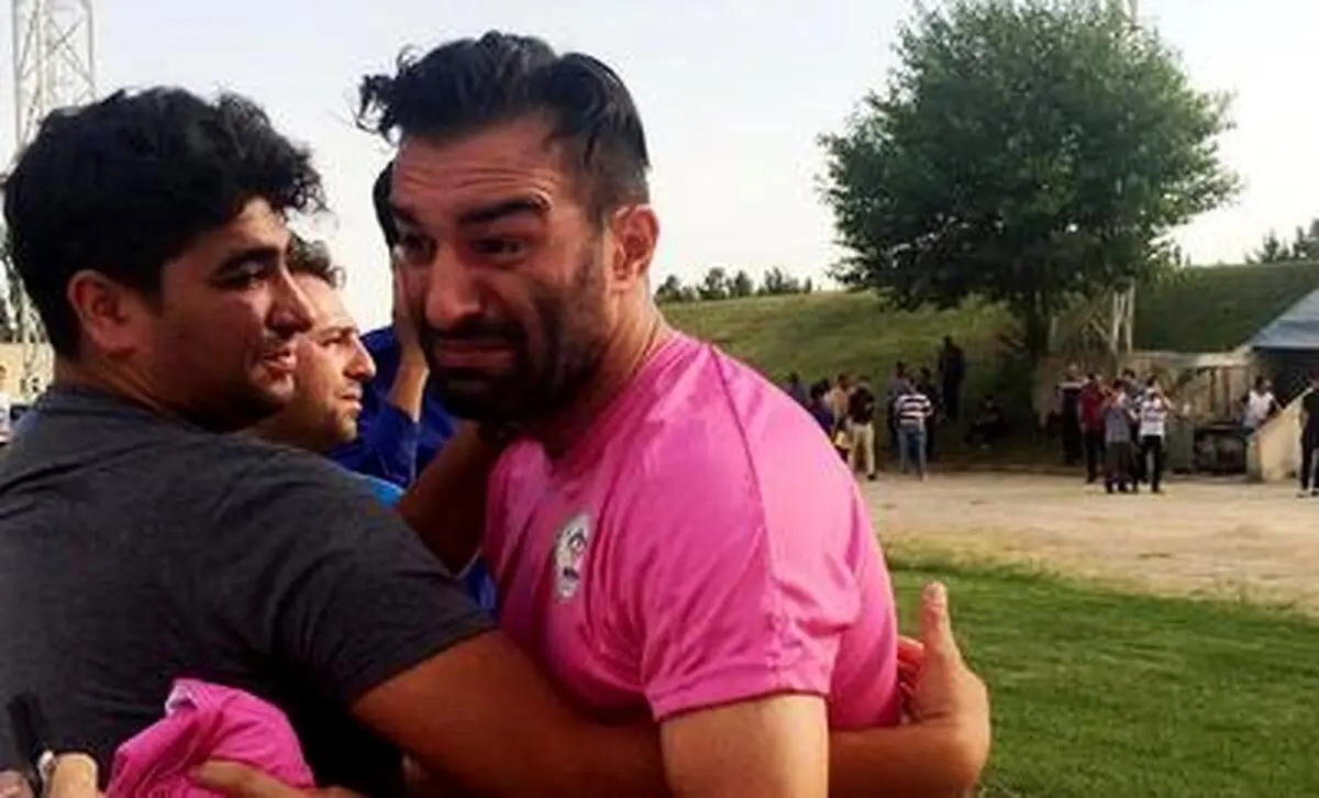 اشک‌های حنیف عمرانزاده در روز بازی با استقلال‬/ عکس