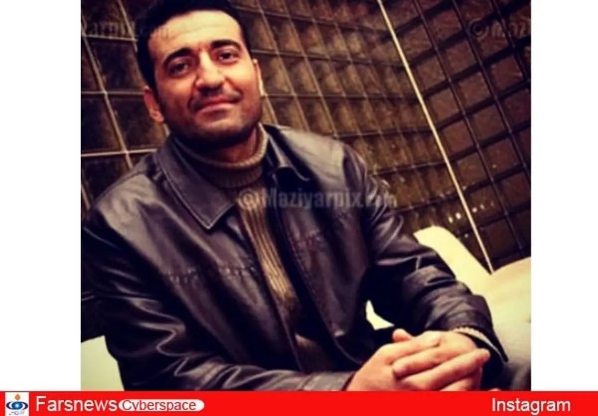 عکس/ ادای احترام علی کریمی به ستاره سابق فوتسال