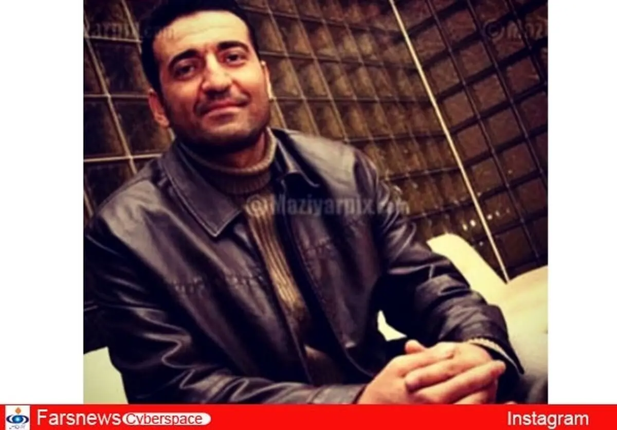 عکس/ ادای احترام علی کریمی به ستاره سابق فوتسال