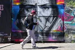 دیوار نگاره ای جالب در انگلیس + عکس