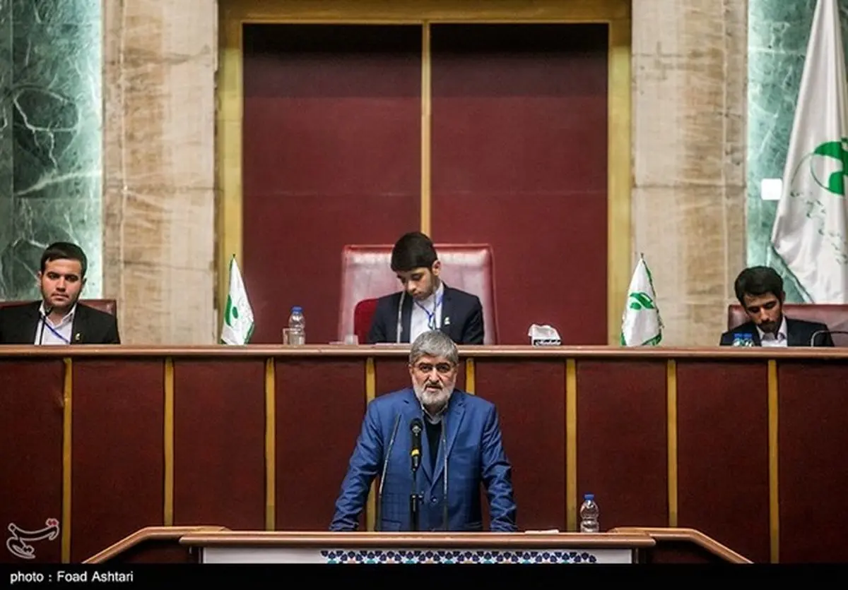 سخنرانی علی مطهری در مجلس دانش آموزی/عکس