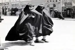 پوشش زنان تهرانی در سال ۱۳۱۳/عکس