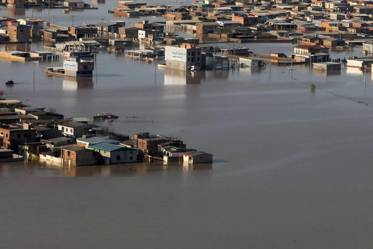 آخرین وضعیت سیل در کشور/ تداوم بارش‌ها در کشور تا چهارشنبه/ احتمال طغیان رودخانه‌ها و وقوع سیل در البرز/ یک کشته براثر بارش‌های سیل‌آسا در لرستان/ مسدود شدن ۲۲ محور مواصلاتی/ توصیه‌های مهم هلال احمر به مسافران و ساکنان غرب و جنوب کشور