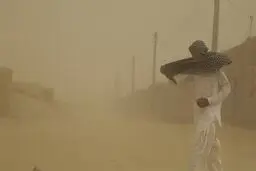 وقوع طوفان ۹۴ کیلومتری در زابل | مراجعه ۶۴۷ نفر به مراکز درمانی