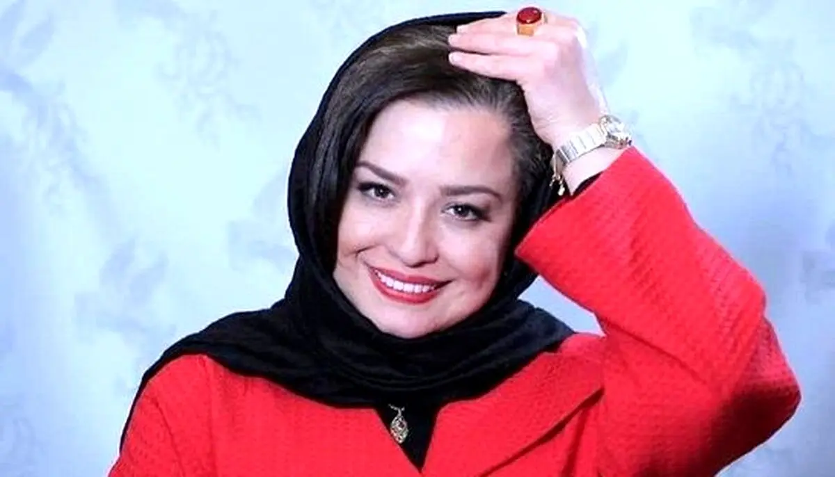 
سلفی هنرمندانه مهراوه شریفی نیا 