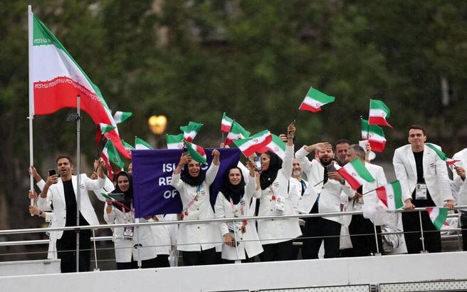  رژه آبی کاروان ایران در افتتاحیه المپیک‌ پاریس