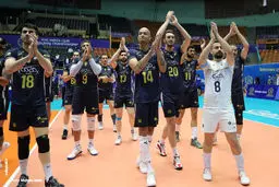 ببینید خداحافظی کاپیتان سعید معروف با چشمانی اشکبار