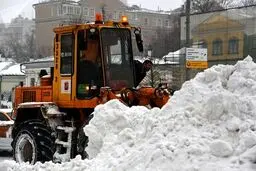 تصاویری عجیب از رکورد بی سابقه بارش برف در مسکو