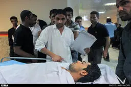 انتقال یکی از مجروحان حادثه تیراندازی دزفول به بیمارستان/تصاویر