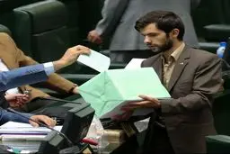 «بازماندگانِ دلواپسان» در مجلس با چند رأی به مقابله با دولت روحانی برخواستند؟ /بازی‌سازی پارلمانی با آرائی کم‌جان