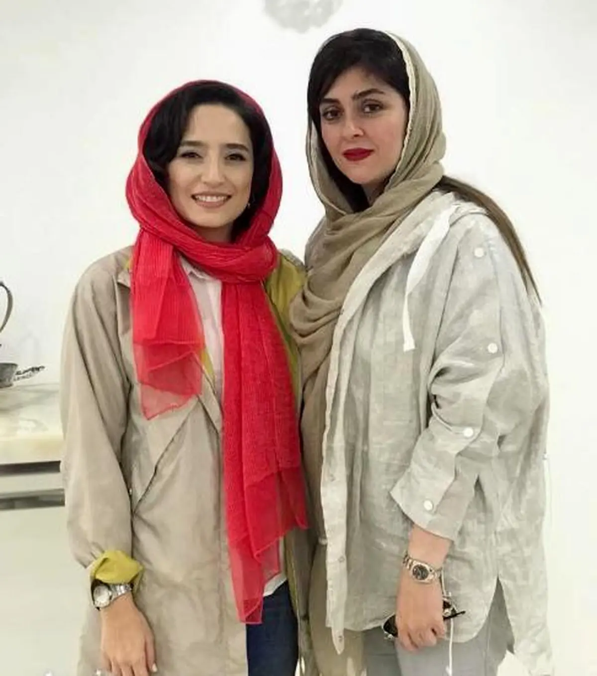 نگار جواهریان‌ و آرایشگرش‌ در سالن‌ زیبایی/عکس