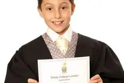 این کودک نابغه موسیقی جهان است/تصاویر