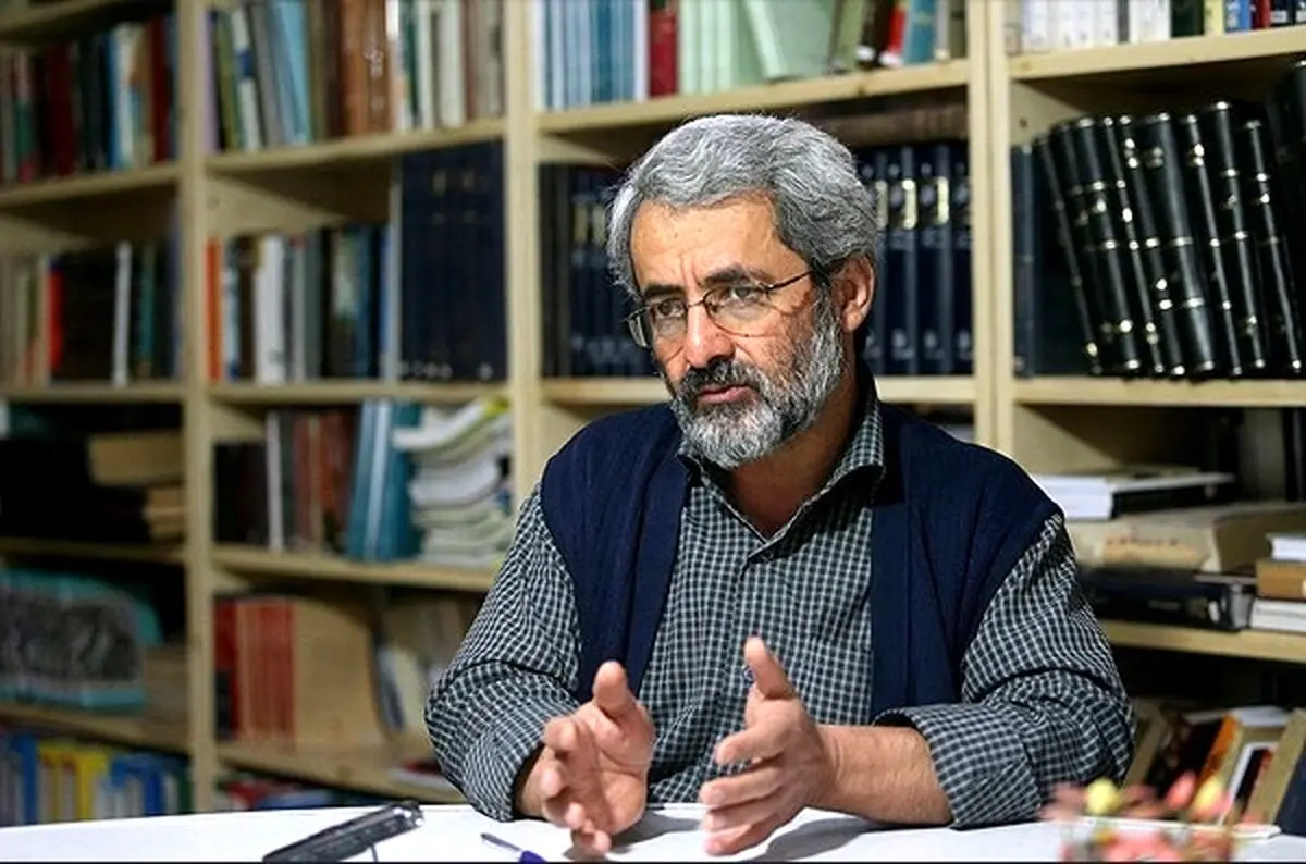 سلیمی‌نمین درگفت و گو با نامه نیوز : چرا نباید به تتلو فرصت بازگشت و اصلاح را بدهیم؟ / ارتباط اصولگرایان با امثال تتلو باید از قبل برقرار می شد نه حالا / رئیسی و تتلو به صورت اتفاقی همدیگر را در فرودگاه دیده اند/ باید با تتلوها وارد دیالوگ شویم