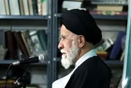 ناصر قوامی: به عارف نصیحت می‌کنم با نامزدی در انتخابات بیش از این با آبروی خودش و اصلاحات بازی نکند/ اصولگرایان می‌خواهند عارف بیاید تا با شکستی سنگین حیثیت اصلاح‌طلبان از بین برود/ خاتمی عاقل‌تر از آن است که از عارف حمایت کند