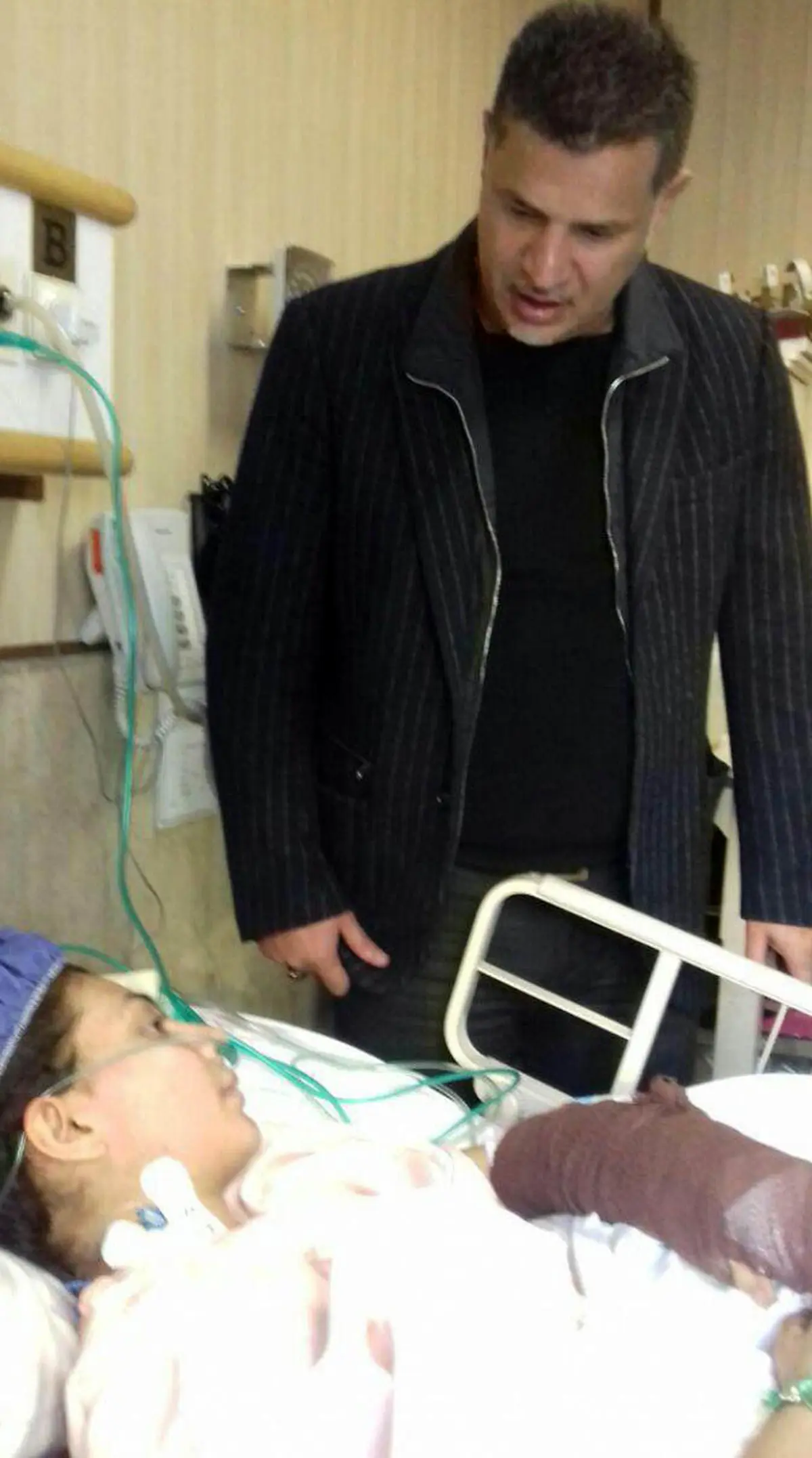 اشک های علی دایی در ملاقات با ملی پوش راگبی + تصاویر