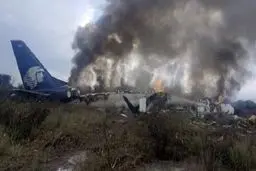 تصویریی از سقوط هواپیمای مکزیکی با ۹۷ مسافر و ۴ کادر پرواز