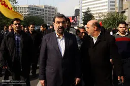 محسن رضایی در راهپیمایی 13 آبان/عکس