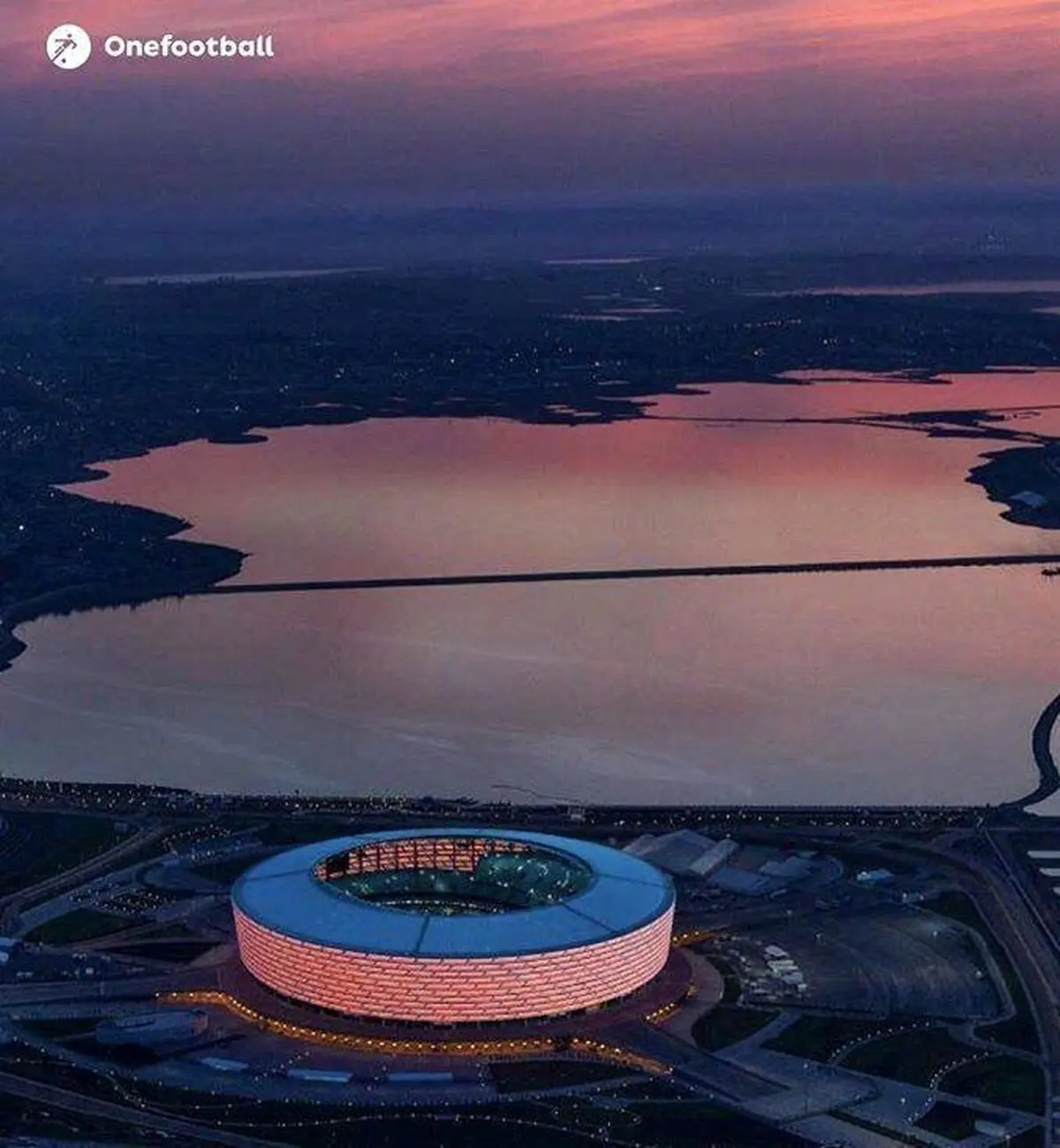 استادیومی زیبا در باکو / عکس