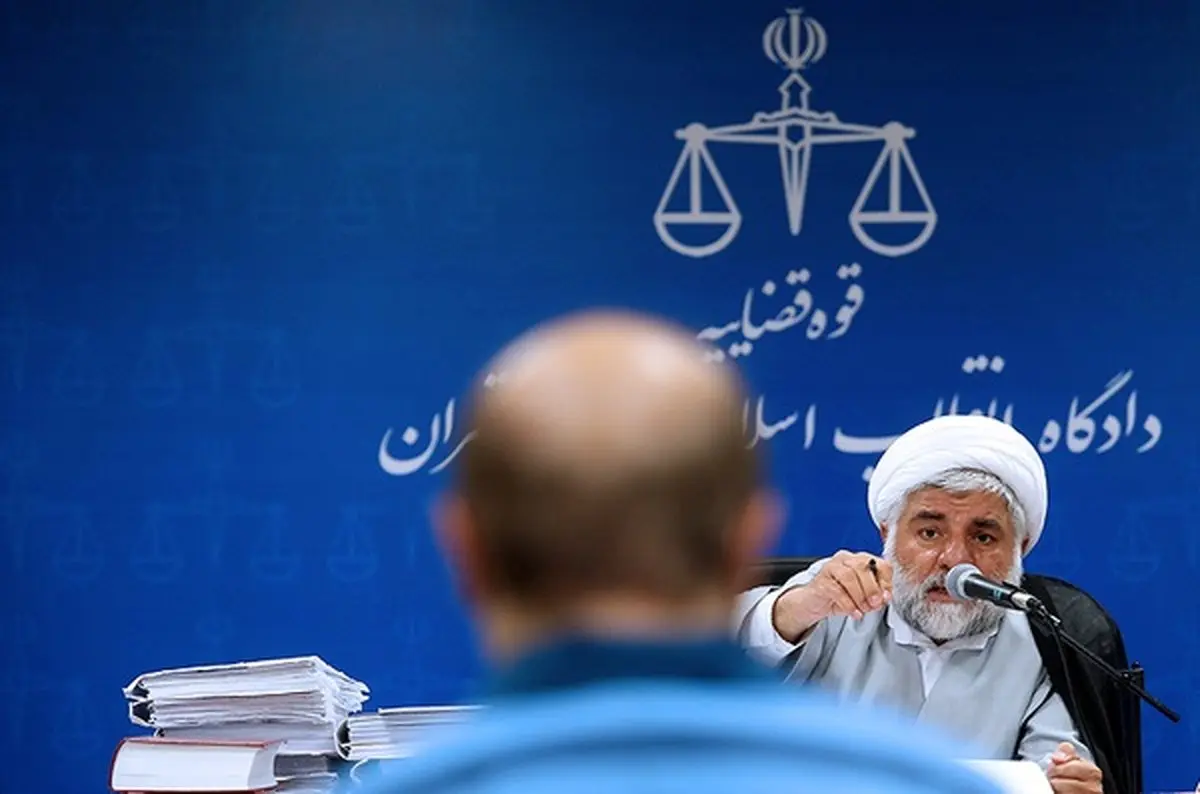 حواشی سومین جلسه دادگاه متهمان نفتی:/وزرای سابق که به این باند کمک کرده باشند احضار می‌شوند/متهم:من حقوق‌دان نیستم !