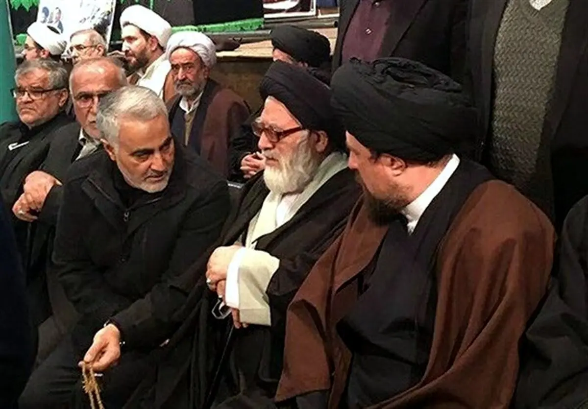 سردار سلیمانی در مراسم وداع با آیت‌الله هاشمی رفسنجانی/عکس